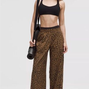 Lululemon Swift Mid-Rise Wide-Leg Pants (Leopard)